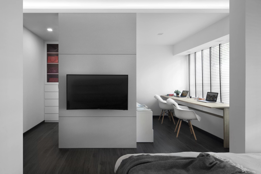 Fitting a Walk-in Wardrobe Into a Small Condo: Is It Possible?